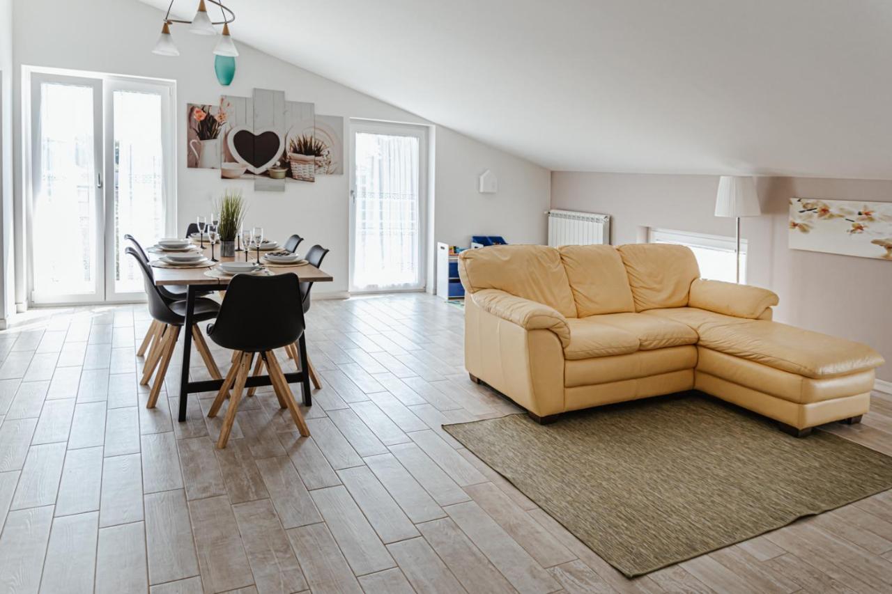 מנרבה דל גארדה Minerva Holiday Home מראה חיצוני תמונה